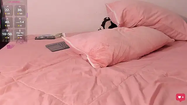 Snapshot of lara_murphy chatting on 03/21/26, 10:13 lara murphy online show from 03/21/26, 10:13