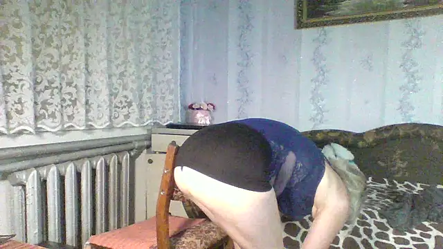 Snapshot of Annie_Heart chatting on 09/19/25, 07:03 Annie Heart online show from 09/19/25, 07:03