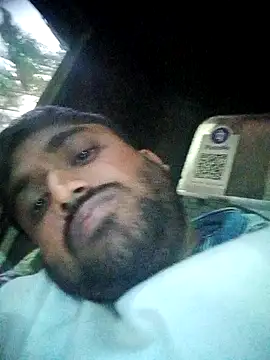 Snapshot of Driver-naru chatting on 12/15/24, 12:18 Driver-naru online show from 12/15/24, 12:18