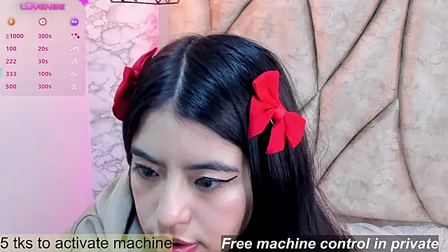 Hikikodoll   online show from 02/08/25, 11:45