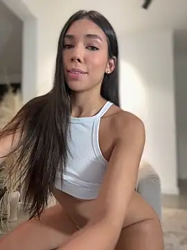 Snapshot of EllaSanz_ chatting on 09/22/25, 09:28 EllaSanz  online show from 09/22/25, 09:28