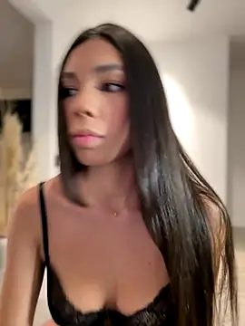 Snapshot of EllaSanz_ chatting on 09/26/25, 10:47 EllaSanz  online show from 09/26/25, 10:47