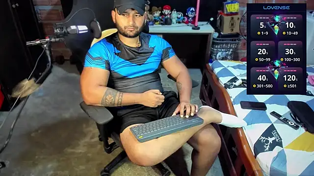 Snapshot of Imperion_king chatting on 02/15/26, 01:35 Imperion king online show from 02/15/26, 01:35