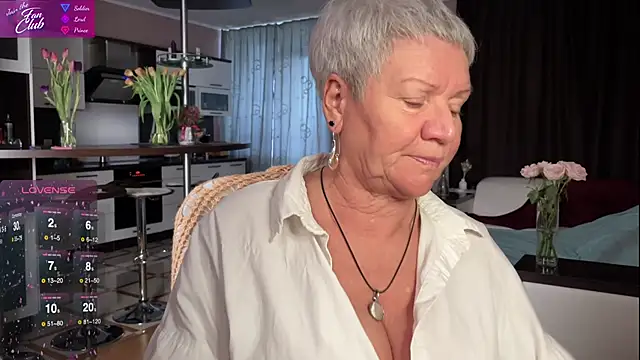 roxana brooks online show from 03/11/25, 01:34