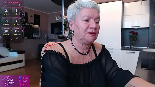 roxana brooks online show from 10/07/25, 02:36