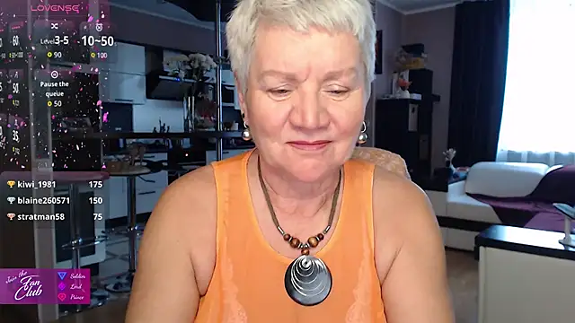 Snapshot of roxana_brooks chatting on 03/05/26, 02:35 roxana brooks online show from 03/05/26, 02:35