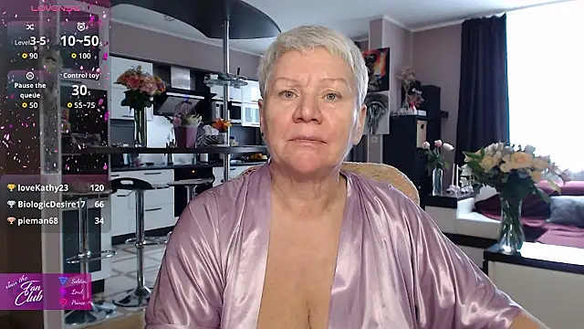 Snapshot of roxana_brooks chatting on 03/16/26, 10:30 roxana brooks online show from 03/16/26, 10:30