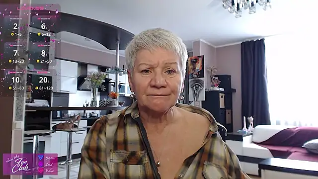 Snapshot of roxana_brooks chatting on 03/25/26, 01:17 roxana brooks online show from 03/25/26, 01:17