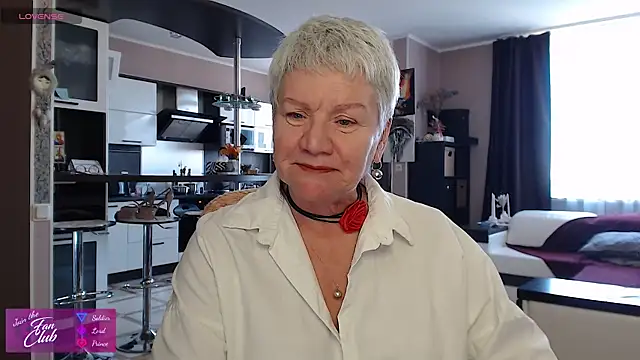 Snapshot of roxana_brooks chatting on 04/01/26, 02:25 roxana brooks online show from 04/01/26, 02:25