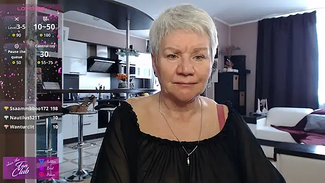 Snapshot of roxana_brooks chatting on 04/06/26, 02:18 roxana brooks online show from 04/06/26, 02:18