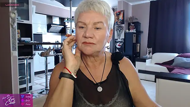 Snapshot of roxana_brooks chatting on 06/20/26, 01:25 roxana brooks online show from 06/20/26, 01:25