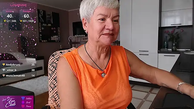 Snapshot of roxana_brooks chatting on 07/05/26, 08:10 roxana brooks online show from 07/05/26, 08:10