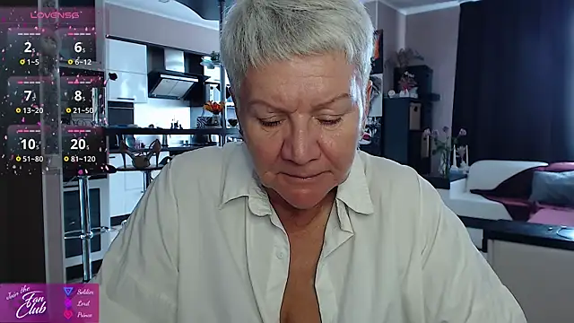 Snapshot of roxana_brooks chatting on 07/06/26, 10:56 roxana brooks online show from 07/06/26, 10:56