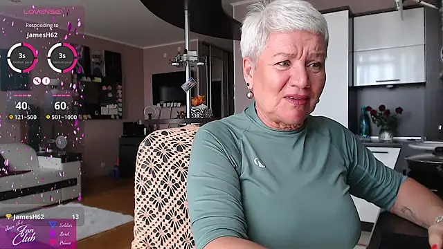 Snapshot of roxana_brooks chatting on 07/15/26, 11:04 roxana brooks online show from 07/15/26, 11:04