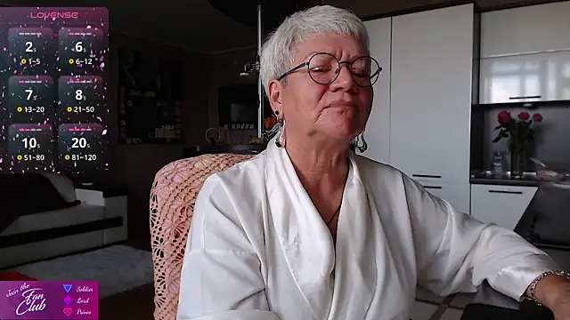 Snapshot of roxana_brooks chatting on 08/02/26, 12:58 roxana brooks online show from 08/02/26, 12:58