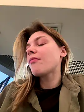 Snapshot of ValenciaShock chatting on 12/20/25, 06:42 ValenciaShock online show from 12/20/25, 06:42