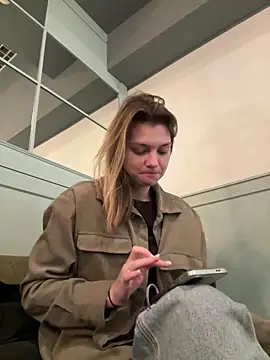 Snapshot of ValenciaShock chatting on 12/21/25, 06:53 ValenciaShock online show from 12/21/25, 06:53