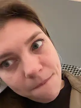 Snapshot of ValenciaShock chatting on 02/06/26, 06:51 ValenciaShock online show from 02/06/26, 06:51