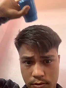 Snapshot of Hullax chatting on 11/05/25, 09:31 Hullax online show from 11/05/25, 09:31