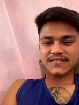 Hullax online show from 04/17/26, 04:48