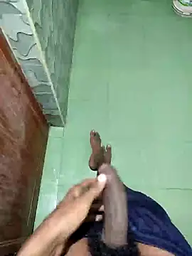 Snapshot of yo19boy chatting on 12/18/24, 10:40 yo19boy online show from 12/18/24, 10:40