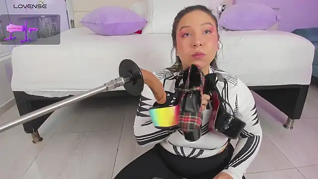 Snapshot of Isabella_Daniell chatting on 01/31/25, 03:52 Isabella Daniell online show from 01/31/25, 03:52