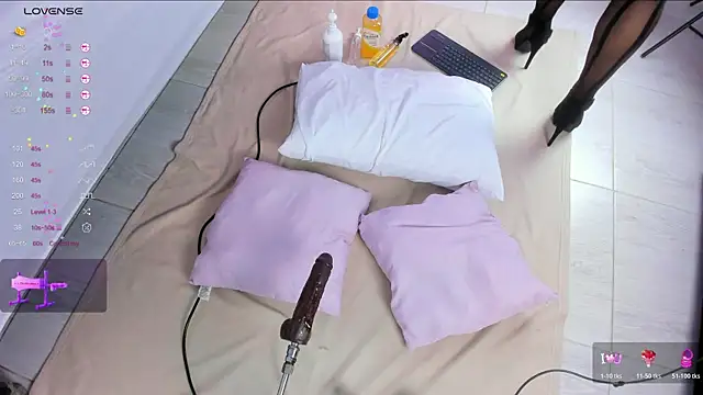 Snapshot of Isabella_Daniell chatting on 12/18/25, 04:07 Isabella Daniell online show from 12/18/25, 04:07