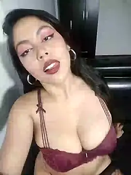 Snapshot of leah_passion chatting on 12/23/24, 11:49 leah passion online show from 12/23/24, 11:49