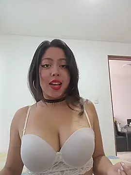 leah passion online show from 05/17/26, 04:36