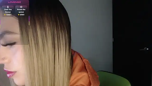 Sophi-tayson online show from 10/04/25, 12:41