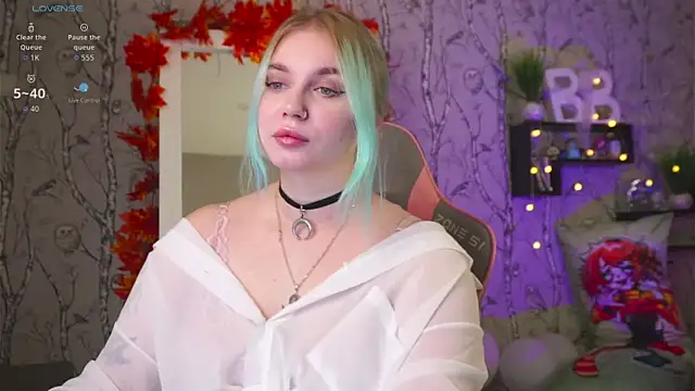 Moon Valkyrie online show from 09/23/25, 08:17