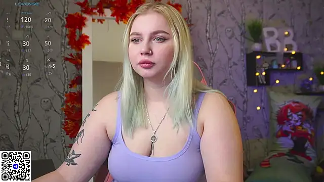 Moon Valkyrie online show from 10/17/25, 09:56