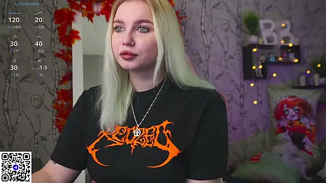 Moon Valkyrie online show from 11/11/25, 08:47