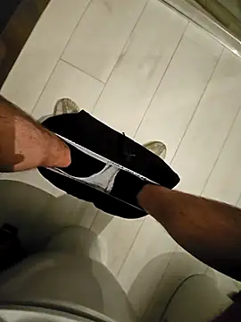 manu9921 online show from 02/14/25, 12:14