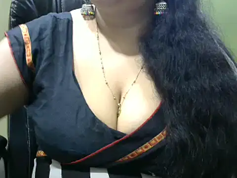 Mona love143 online show from 01/12/26, 10:53