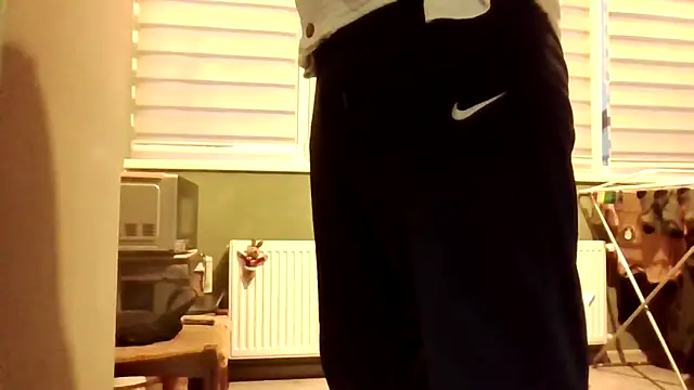 Snapshot of SexSanich chatting on 10/11/25, 04:12 SexSanich online show from 10/11/25, 04:12