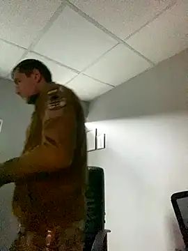 Snapshot of SexSanich chatting on 10/21/25, 02:45 SexSanich online show from 10/21/25, 02:45