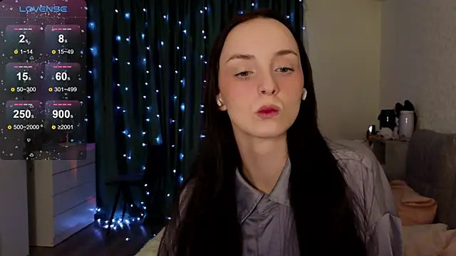 Snapshot of Silver_rains chatting on 03/03/25, 09:59 Silver rains online show from 03/03/25, 09:59