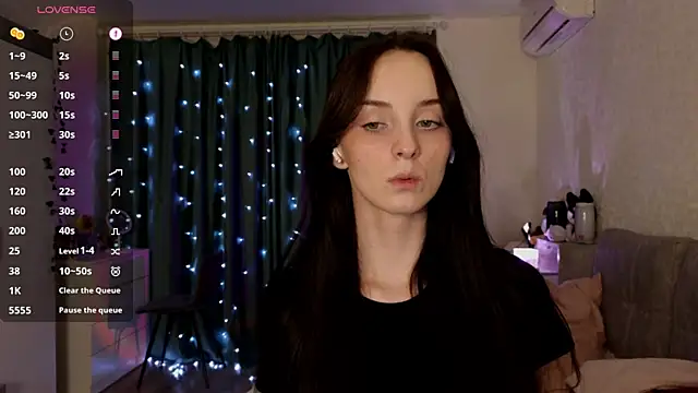 Snapshot of Silver_rains chatting on 03/11/25, 09:48 Silver rains online show from 03/11/25, 09:48