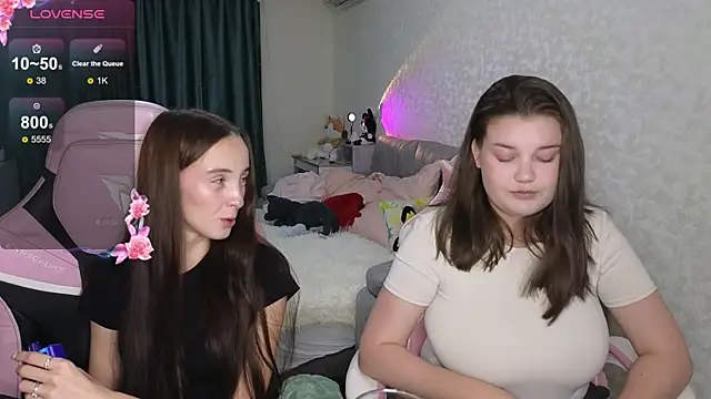 Snapshot of Silver_rains chatting on 09/21/25, 06:20 Silver rains online show from 09/21/25, 06:20