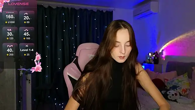 Snapshot of Silver_rains chatting on 10/19/25, 10:54 Silver rains online show from 10/19/25, 10:54