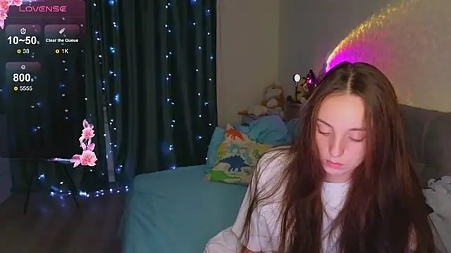 Snapshot of Silver_rains chatting on 11/08/25, 05:01 Silver rains online show from 11/08/25, 05:01