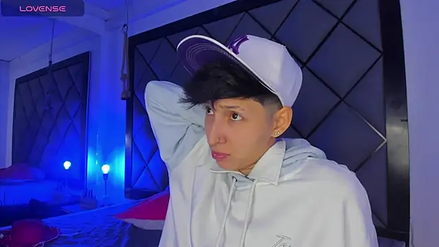 Snapshot of MikeFonsexx chatting on 12/09/24, 12:19 MikeFonsexx online show from 12/09/24, 12:19