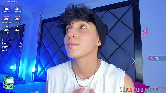 Snapshot of MikeFonsexx chatting on 01/02/25, 10:33 MikeFonsexx online show from 01/02/25, 10:33