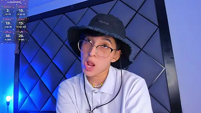 Snapshot of MikeFonsexx chatting on 01/11/25, 04:46 MikeFonsexx online show from 01/11/25, 04:46