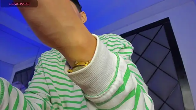 Snapshot of MikeFonsexx chatting on 01/13/25, 12:13 MikeFonsexx online show from 01/13/25, 12:13