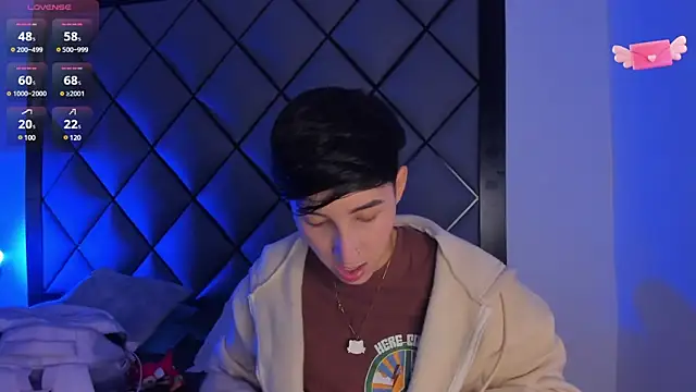 Snapshot of MikeFonsexx chatting on 02/12/25, 11:51 MikeFonsexx online show from 02/12/25, 11:51