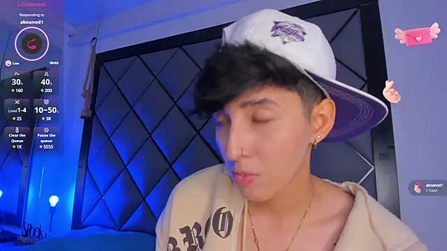 Snapshot of MikeFonsexx chatting on 02/12/25, 02:54 MikeFonsexx online show from 02/12/25, 02:54