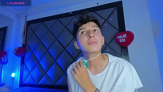 Snapshot of MikeFonsexx chatting on 02/20/25, 06:13 MikeFonsexx online show from 02/20/25, 06:13