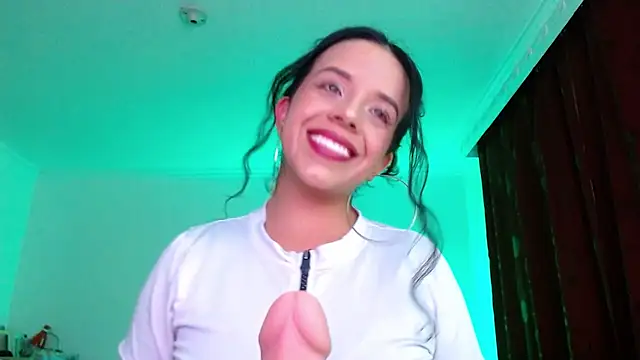 Snapshot of VALERY_MEER chatting on 06/14/26, 11:29 VALERY MEER online show from 06/14/26, 11:29